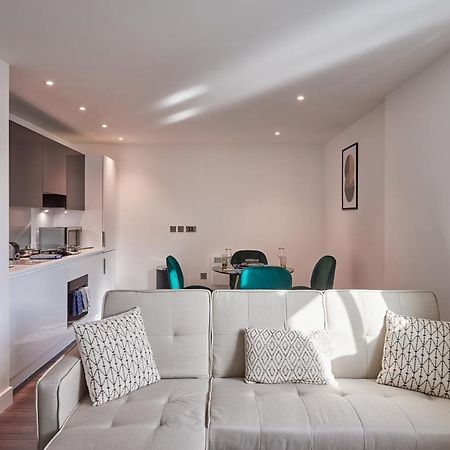 Seven Living Slough - Free Parking & Fast Wi-Fi Apartamento Exterior foto