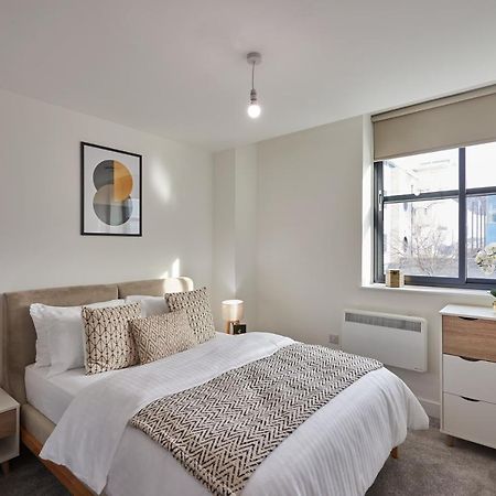 Seven Living Slough - Free Parking & Fast Wi-Fi Apartamento Exterior foto