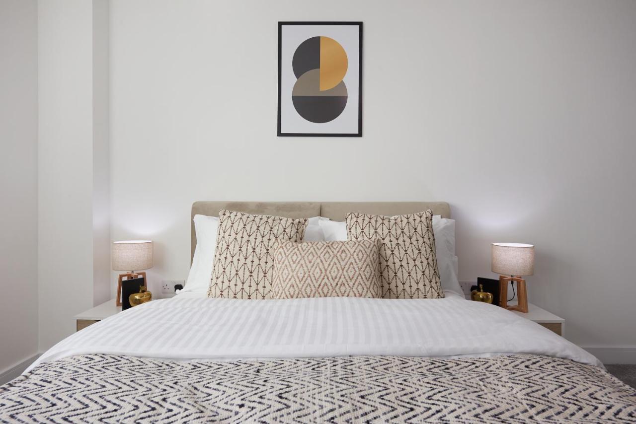 Seven Living Slough - Free Parking & Fast Wi-Fi Apartamento Exterior foto