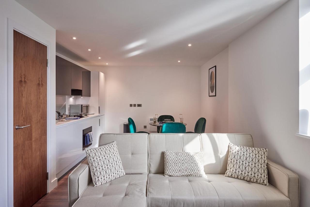 Seven Living Slough - Free Parking & Fast Wi-Fi Apartamento Exterior foto