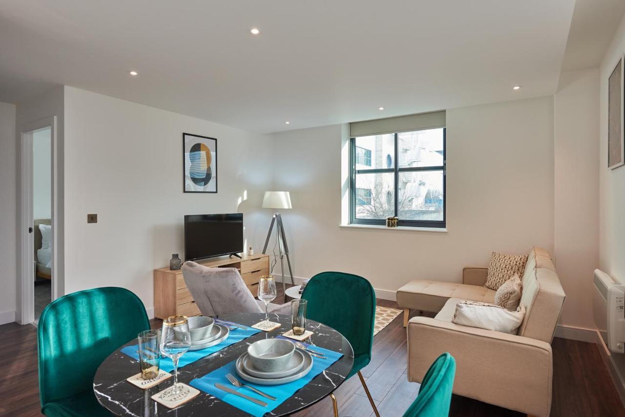 Seven Living Slough - Free Parking & Fast Wi-Fi Apartamento Exterior foto