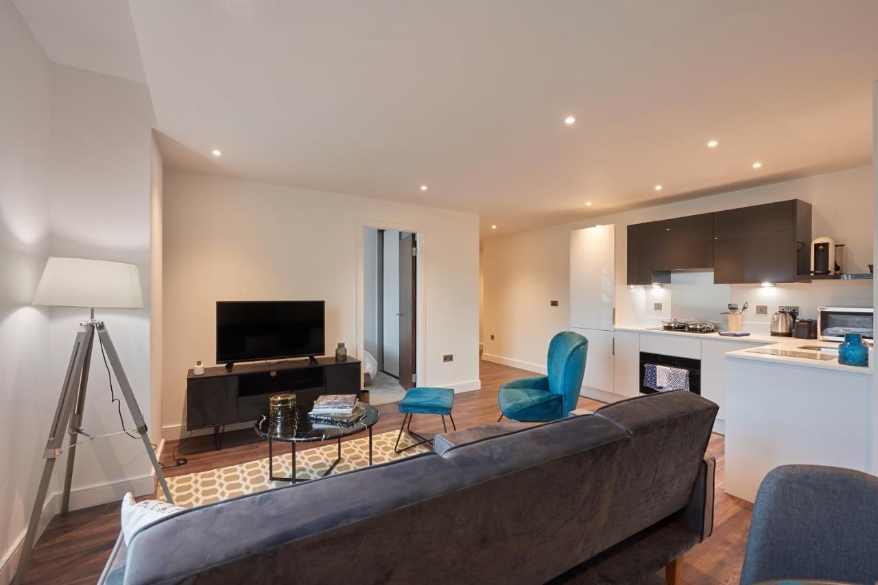 Seven Living Slough - Free Parking & Fast Wi-Fi Apartamento Exterior foto