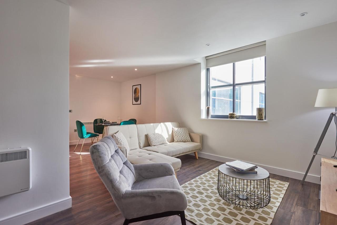 Seven Living Slough - Free Parking & Fast Wi-Fi Apartamento Exterior foto