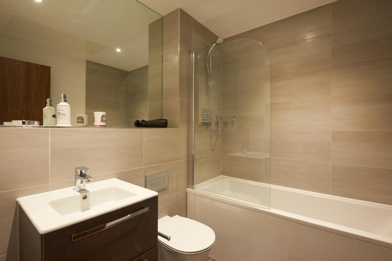 Seven Living Slough - Free Parking & Fast Wi-Fi Apartamento Exterior foto